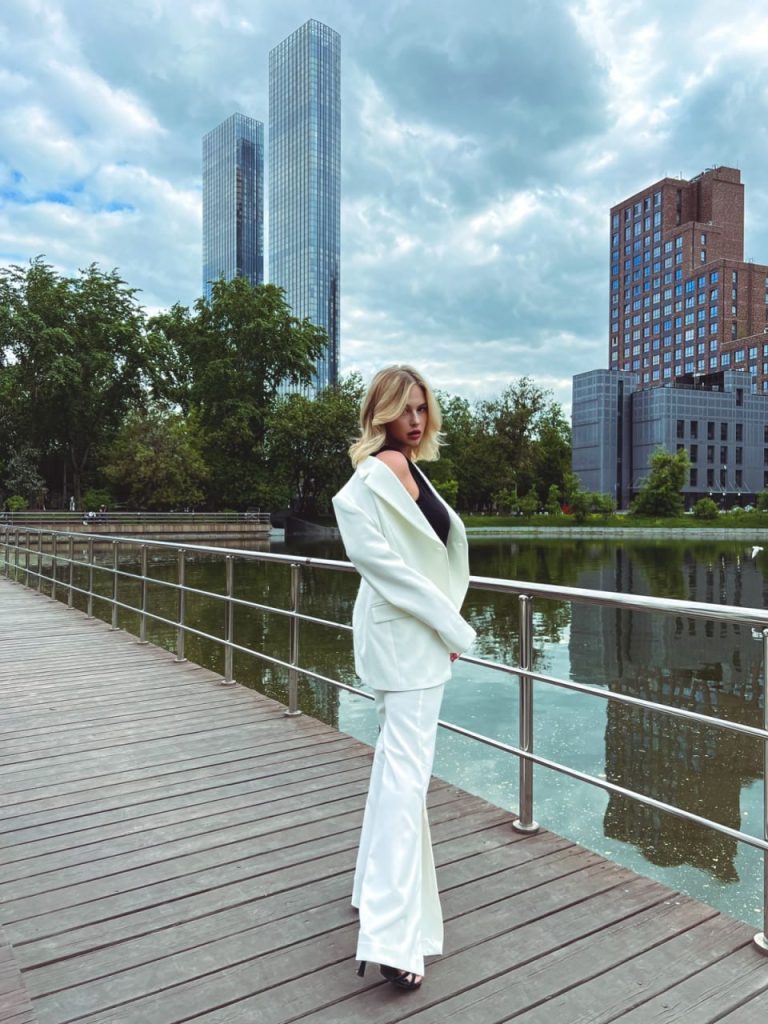 Лучшие эскорт услуги от Амелия Питер