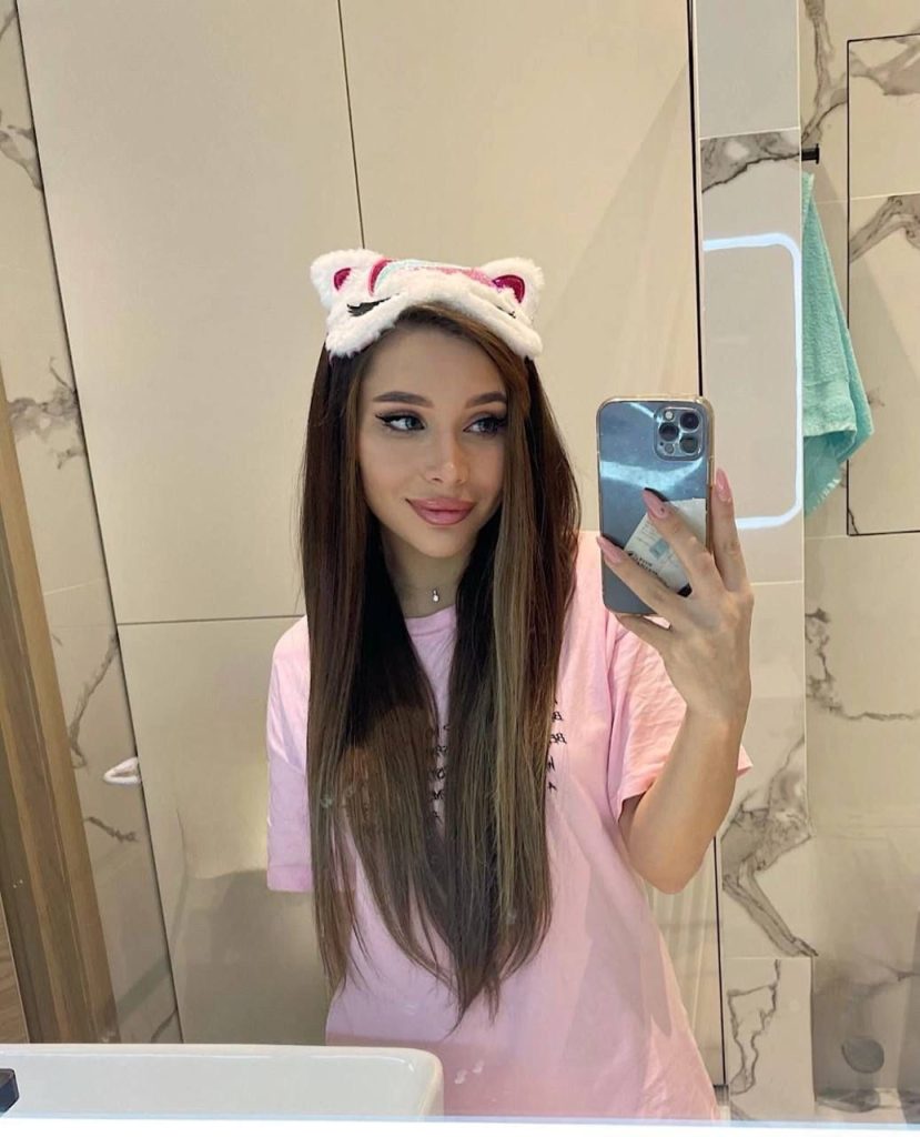 Ночной эскорт от Арина работает в Питере