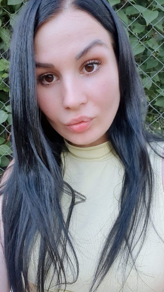 Лучшие эскорт услуги от Лола работает в Питере